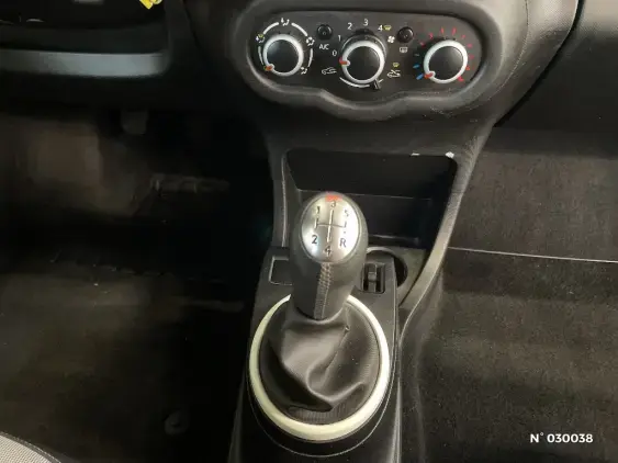 RENAULT TWINGO III - voiture d'occasion - Photo 34