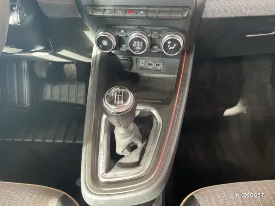 RENAULT CLIO V - voiture d'occasion - Photo 30