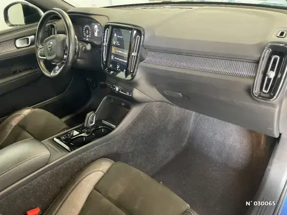 VOLVO XC40 - voiture d'occasion - Photo 10