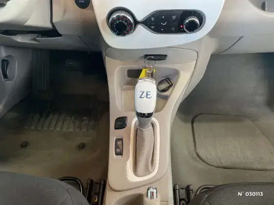 RENAULT ZOE - voiture d'occasion - Photo 32