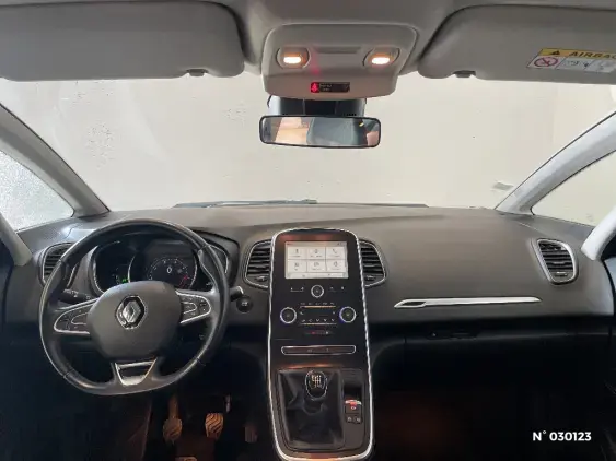 RENAULT SCENIC IV - voiture d'occasion - Photo 9