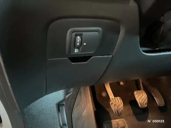 RENAULT SCENIC IV - voiture d'occasion - Photo 15