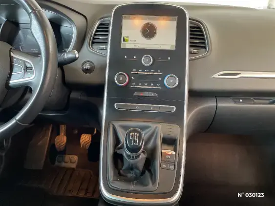 RENAULT SCENIC IV - voiture d'occasion - Photo 33