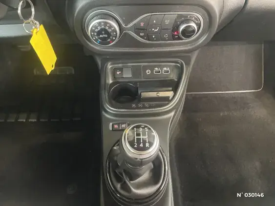 RENAULT TWINGO III - voiture d'occasion - Photo 33