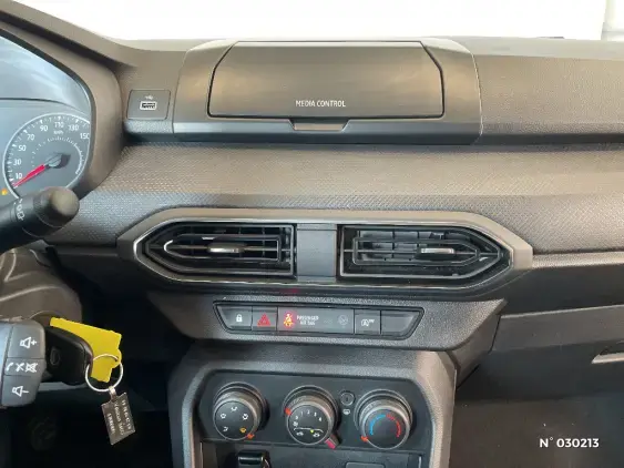 DACIA SANDERO III - voiture d'occasion - Photo 32