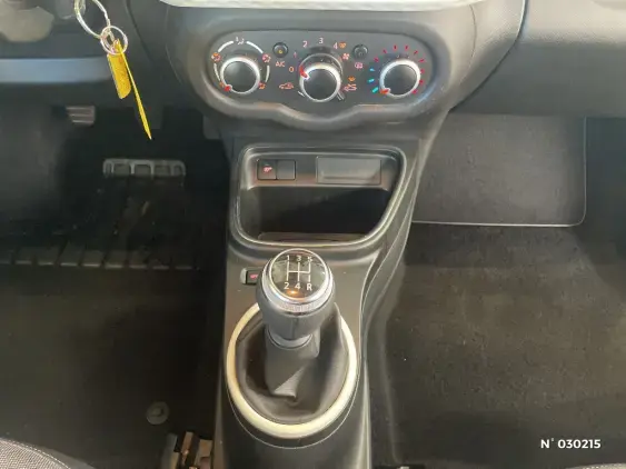 RENAULT TWINGO III - voiture d'occasion - Photo 32