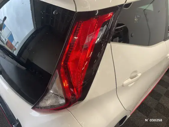 TOYOTA AYGO II - voiture d'occasion - Photo 40