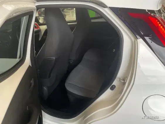 TOYOTA AYGO II - voiture d'occasion - Photo 45