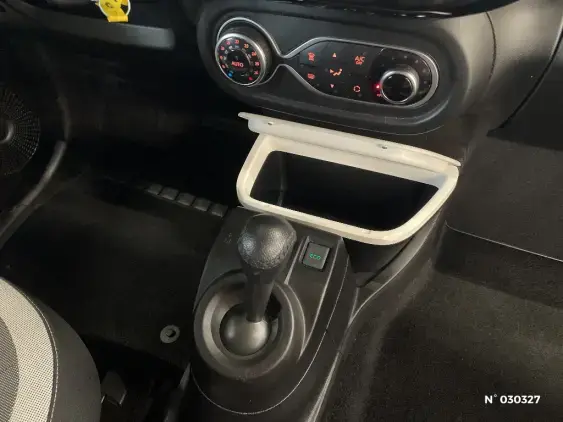 RENAULT TWINGO III - voiture d'occasion - Photo 34