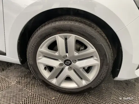 RENAULT CLIO V - voiture d'occasion - Photo 8