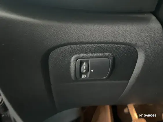 RENAULT GRAND SCENIC IV - voiture d'occasion - Photo 15
