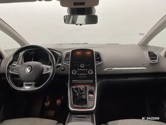 RENAULT SCENIC IV - voiture d'occasion - Photo 9