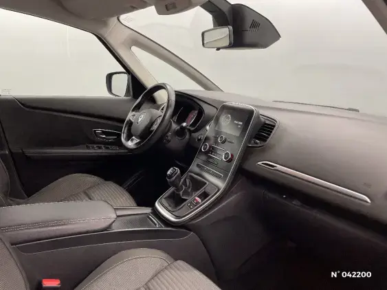 RENAULT SCENIC IV - voiture d'occasion - Photo 10