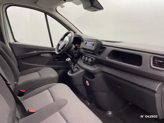 RENAULT TRAFIC FG III - voiture d'occasion - Photo 9