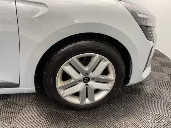 RENAULT CLIO V - voiture d'occasion - Photo 8