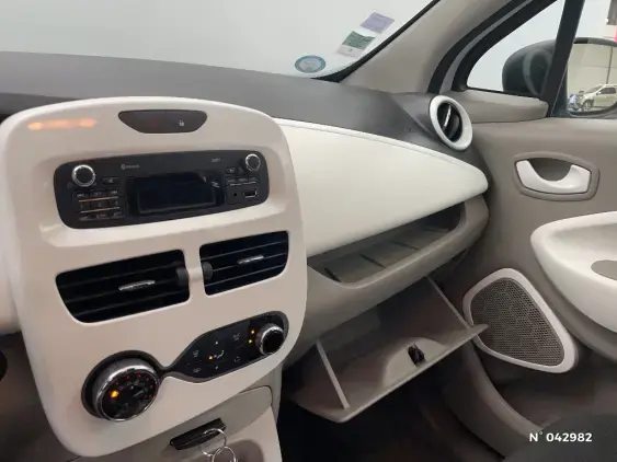RENAULT ZOE - voiture d'occasion - Photo 13