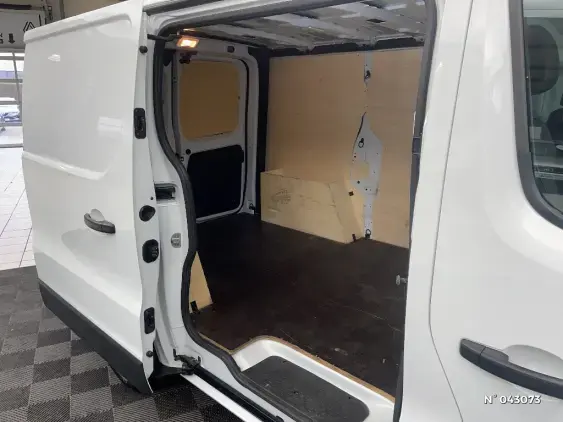 RENAULT TRAFIC FG III - voiture d'occasion - Photo 11