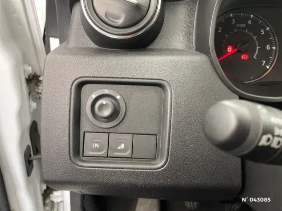DACIA DUSTER II - voiture d'occasion - Photo 15