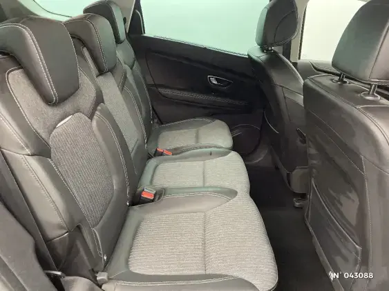RENAULT SCENIC IV - voiture d'occasion - Photo 11