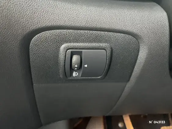 RENAULT SCENIC IV - voiture d'occasion - Photo 15