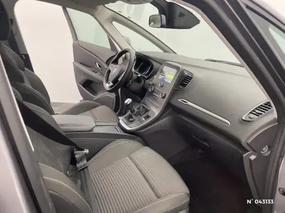 RENAULT SCENIC IV - voiture d'occasion - Photo 10