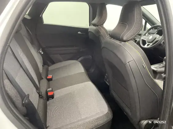 RENAULT CAPTUR II - voiture d'occasion - Photo 11