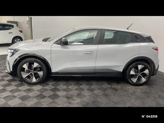 RENAULT MEGANE V - voiture d'occasion - Photo 2