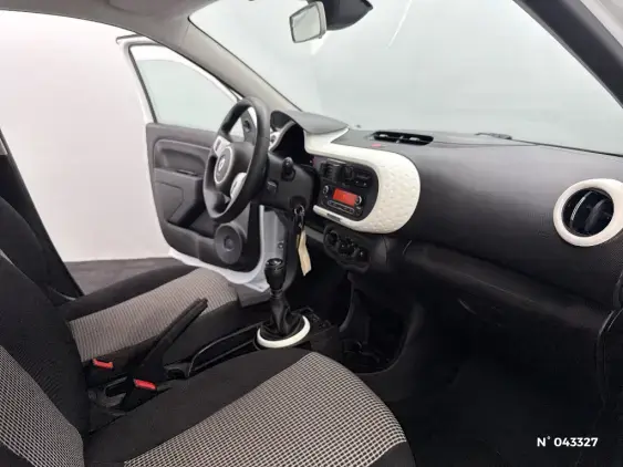 RENAULT TWINGO III - voiture d'occasion - Photo 10