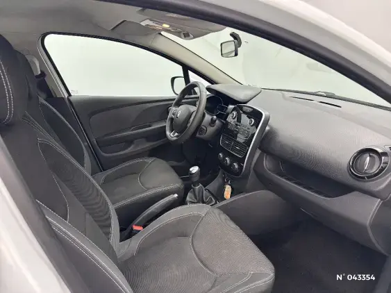 RENAULT CLIO IV - voiture d'occasion - Photo 10