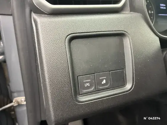 DACIA DUSTER II - voiture d'occasion - Photo 15