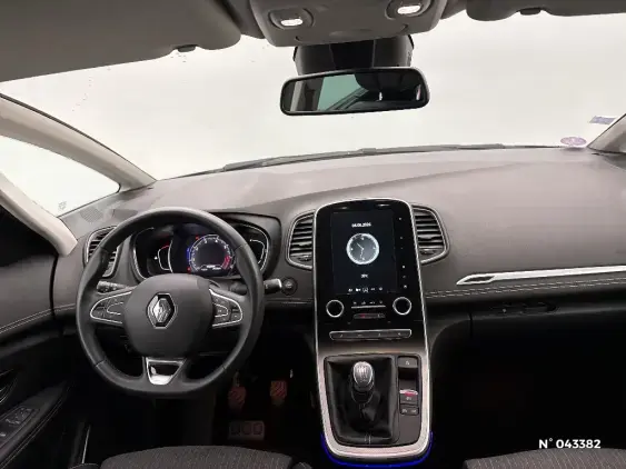 RENAULT SCENIC IV - voiture d'occasion - Photo 9