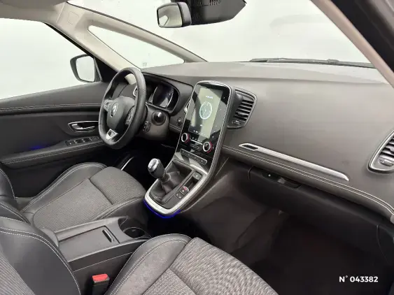RENAULT SCENIC IV - voiture d'occasion - Photo 10