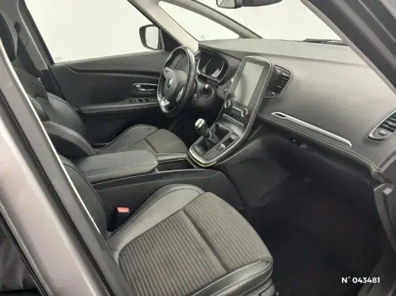 RENAULT SCENIC IV - voiture d'occasion - Photo 10