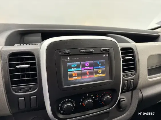 RENAULT TRAFIC III - voiture d'occasion - Photo 13