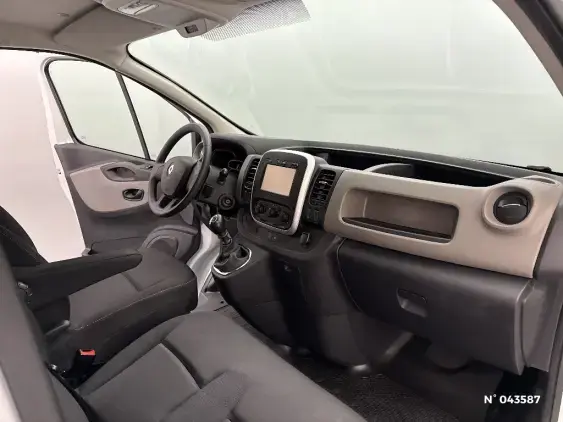 RENAULT TRAFIC III - voiture d'occasion - Photo 10
