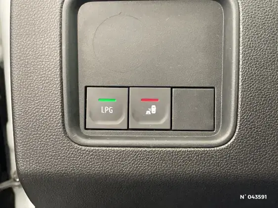 DACIA DUSTER II - voiture d'occasion - Photo 15