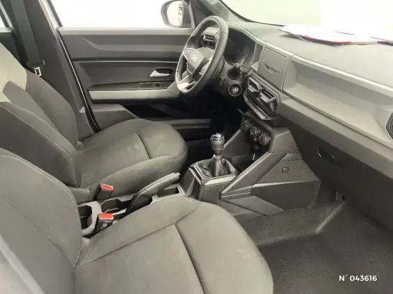 DACIA DUSTER III - voiture d'occasion - Photo 10