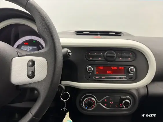 RENAULT TWINGO ELECTRIQUE III - voiture d'occasion - Photo 13
