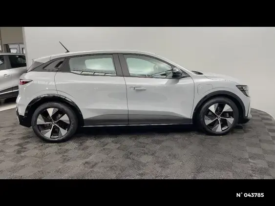 RENAULT MEGANE V - voiture d'occasion - Photo 5