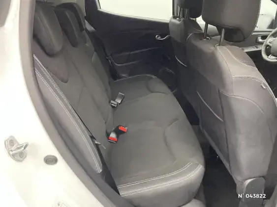RENAULT CLIO IV - voiture d'occasion - Photo 11