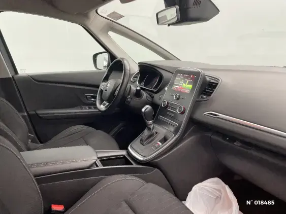 RENAULT SCENIC IV - voiture d'occasion - Photo 10