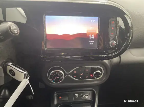 RENAULT TWINGO III - voiture d'occasion - Photo 13