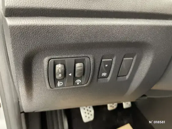 RENAULT CAPTUR - voiture d'occasion - Photo 15