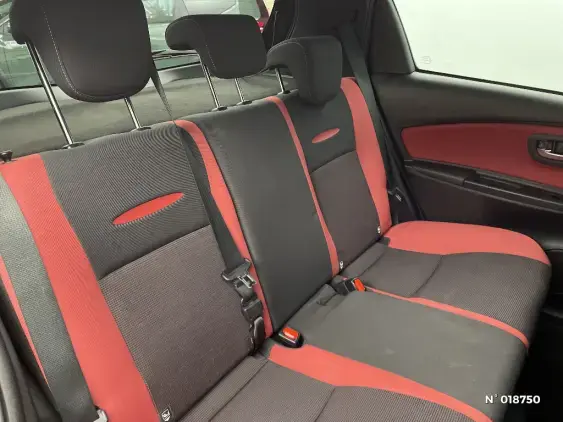 TOYOTA YARIS III - voiture d'occasion - Photo 11