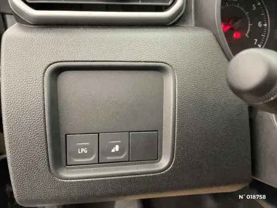 DACIA DUSTER II - voiture d'occasion - Photo 15