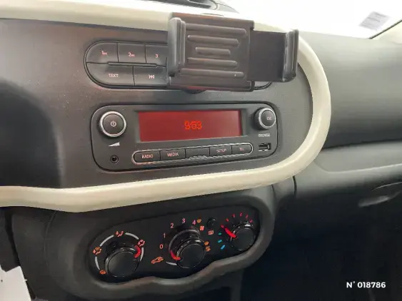 RENAULT TWINGO III - voiture d'occasion - Photo 13