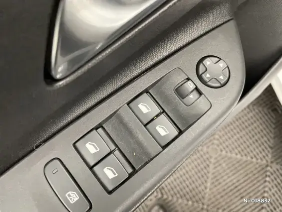 OPEL CORSA F - voiture d'occasion - Photo 25