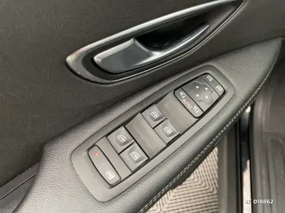 RENAULT SCENIC IV - voiture d'occasion - Photo 24