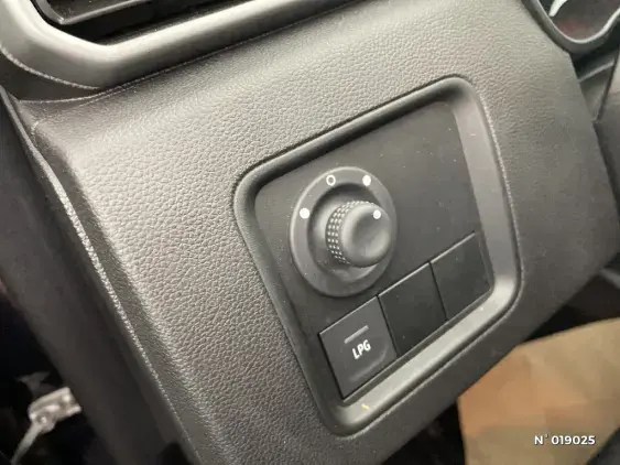 DACIA DUSTER II - voiture d'occasion - Photo 23