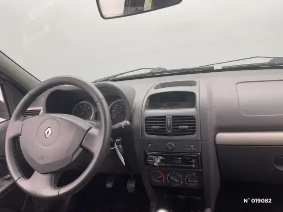 RENAULT CLIO CAMPUS II - voiture d'occasion - Photo 9